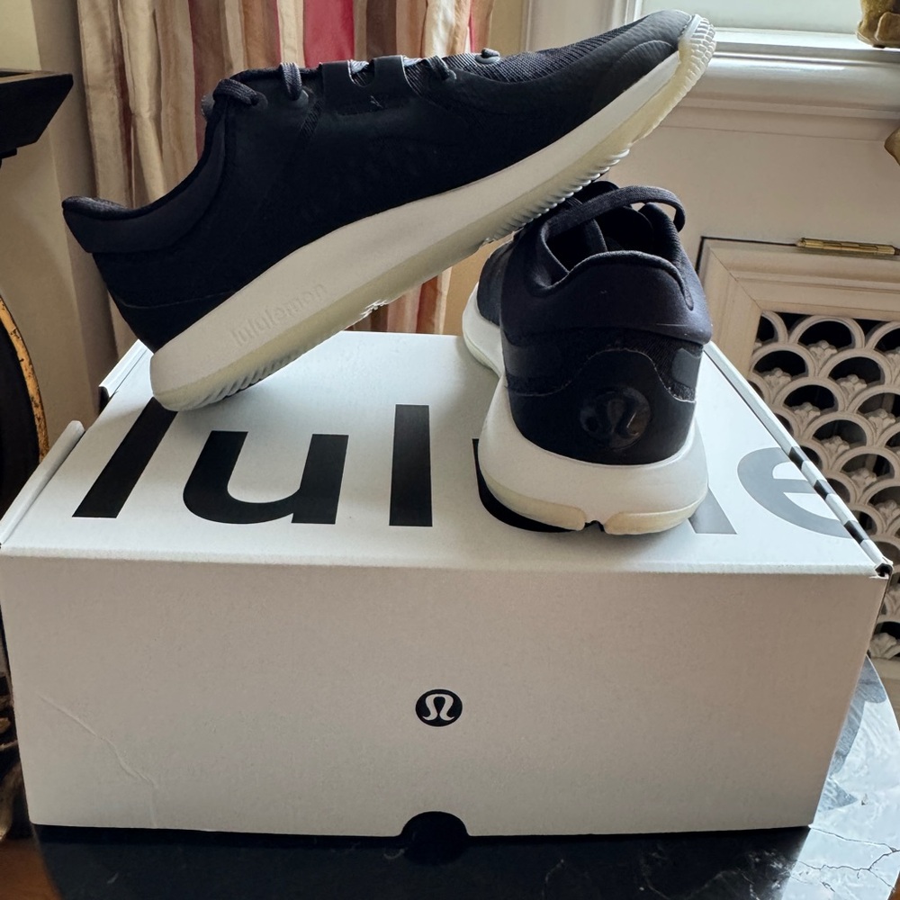 Lululemon Athletica Black Athletic Shoes Sleek Design